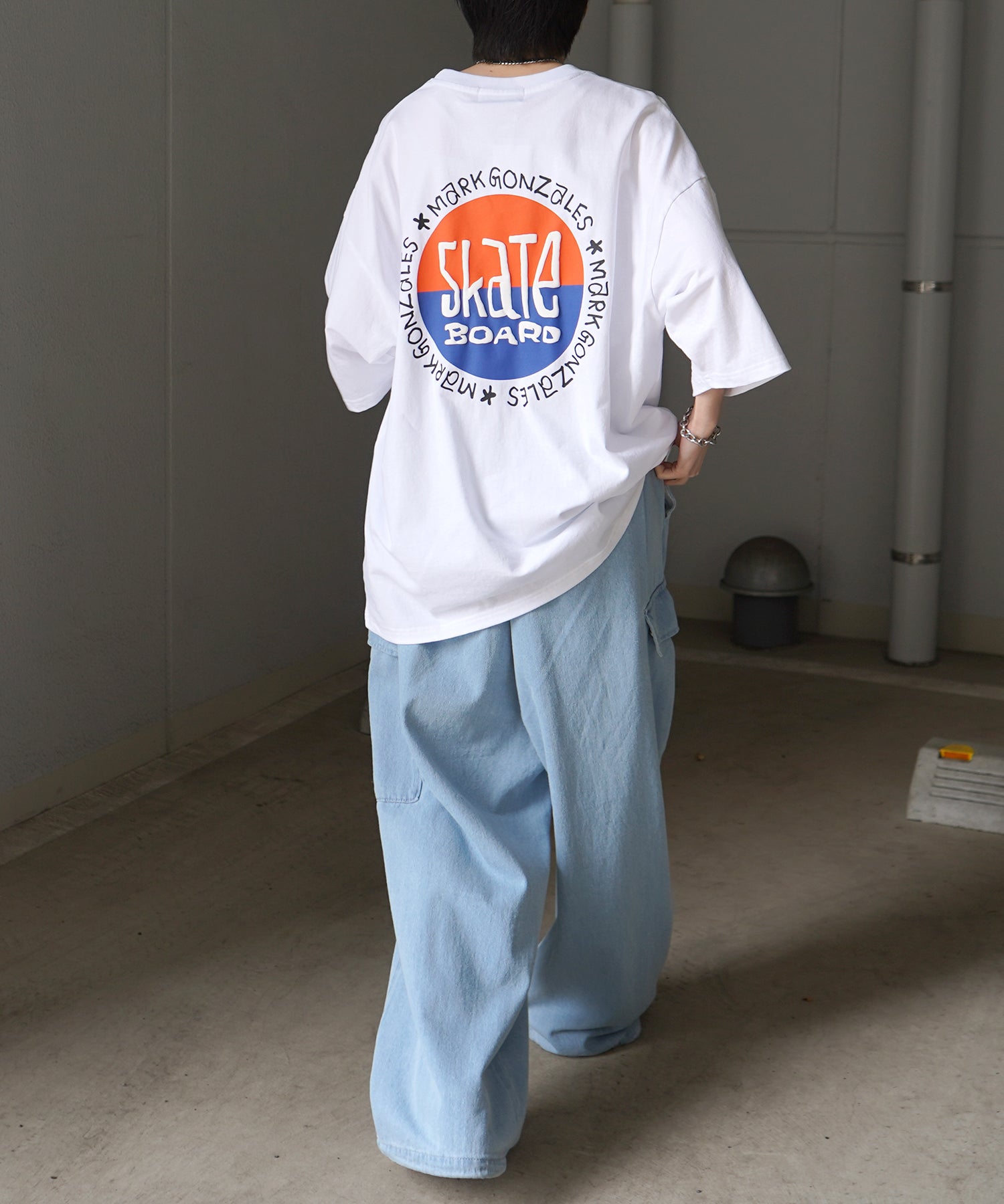 【MARK GONZALES ARTWORK COLLECTION / マーク ゴンザレス】フロント / バックプリント ワンポイント刺繍 モチーフ ビッグシルエットTシャツ