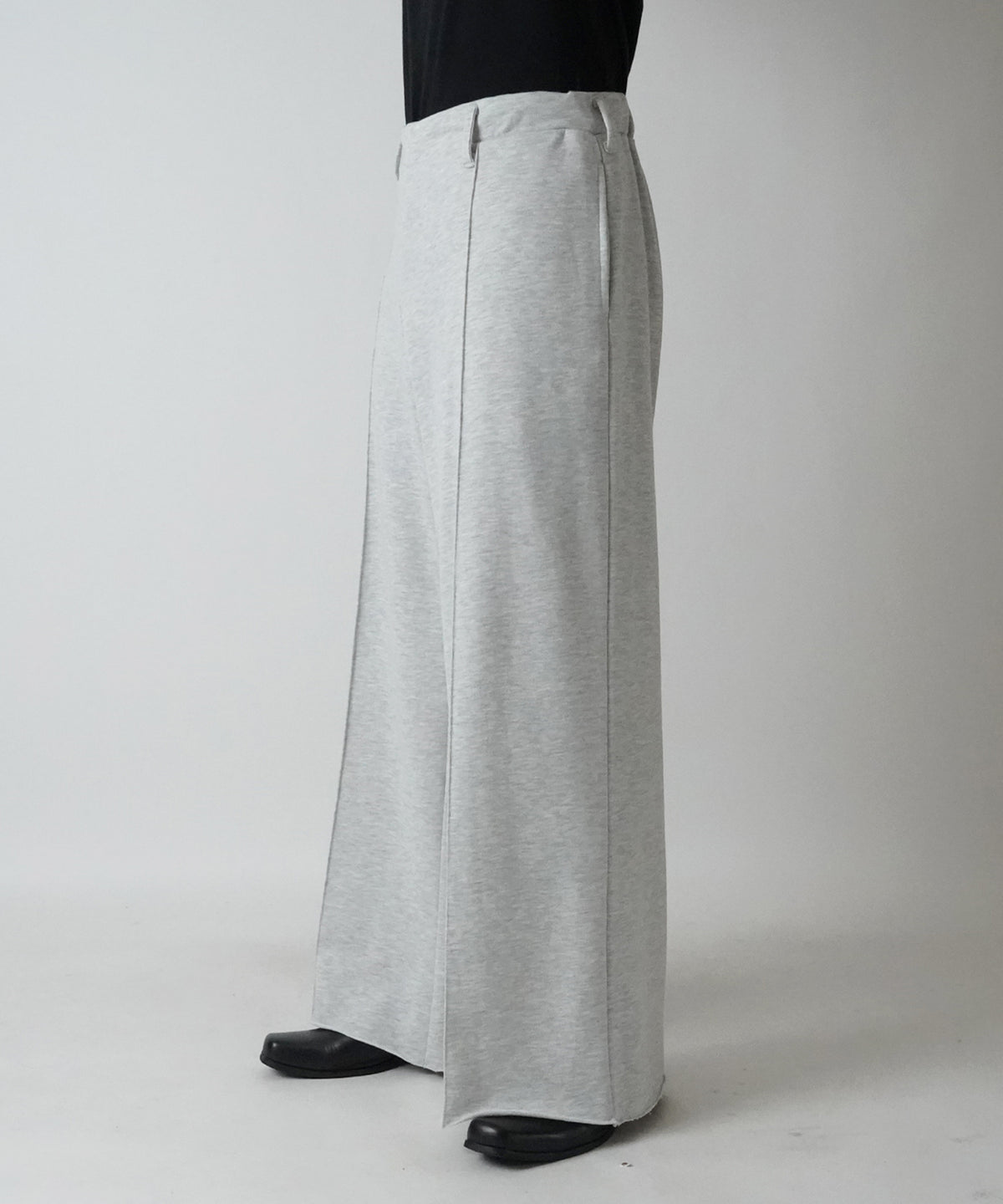 裾カットオフ センターピンタック ワイドストレートスラックス 裏毛スウェットパンツ