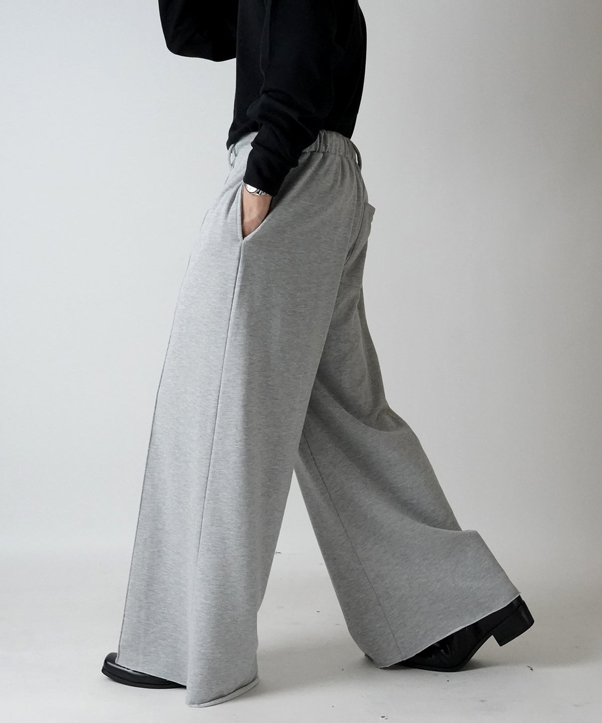 裾カットオフ センターピンタック ワイドストレートスラックス 裏毛スウェットパンツ