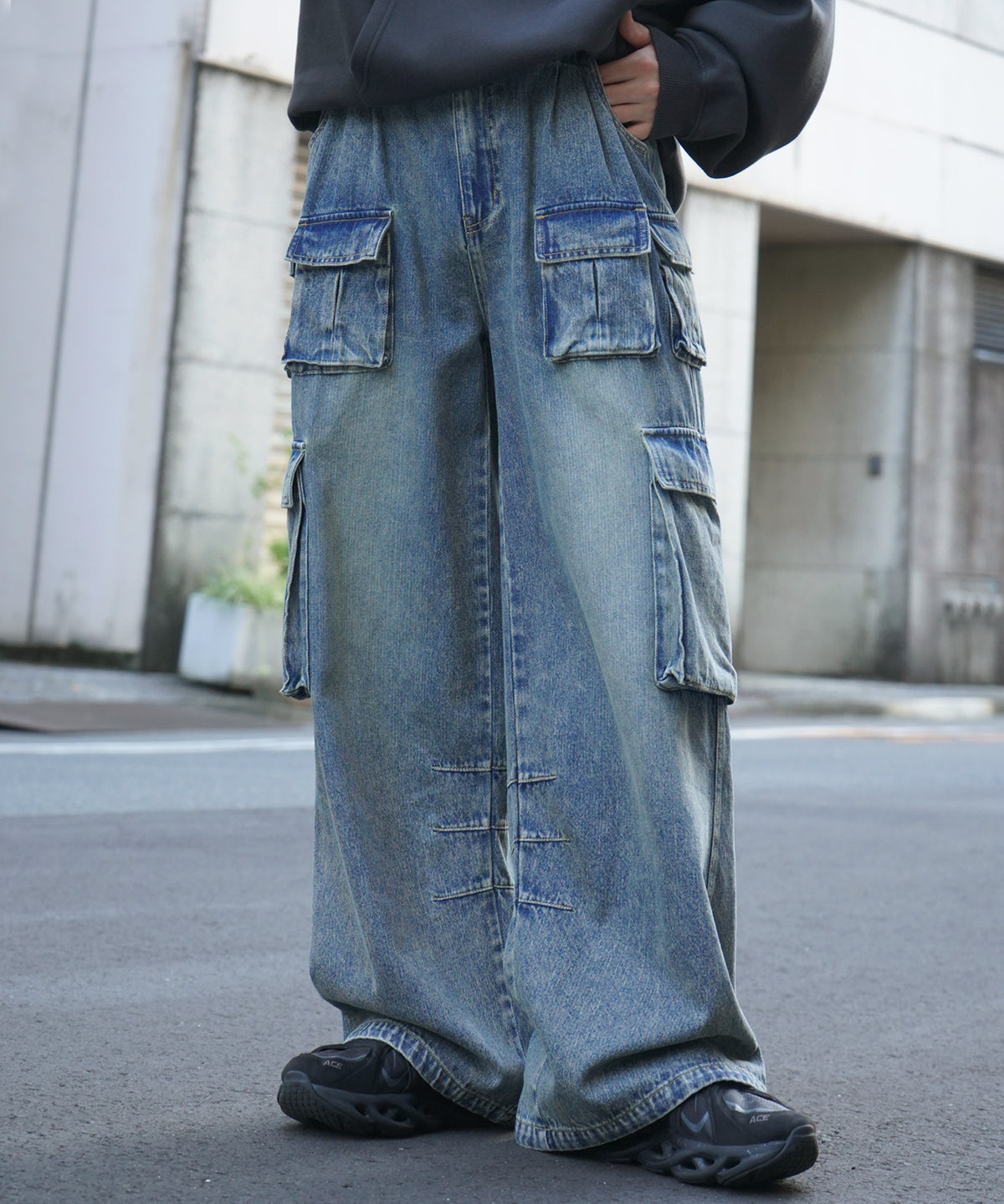 25SS ヴィンテージメイク レトロライク Y2Kグランジ ケミカル加工 マルチポケットデニムカーゴパンツ