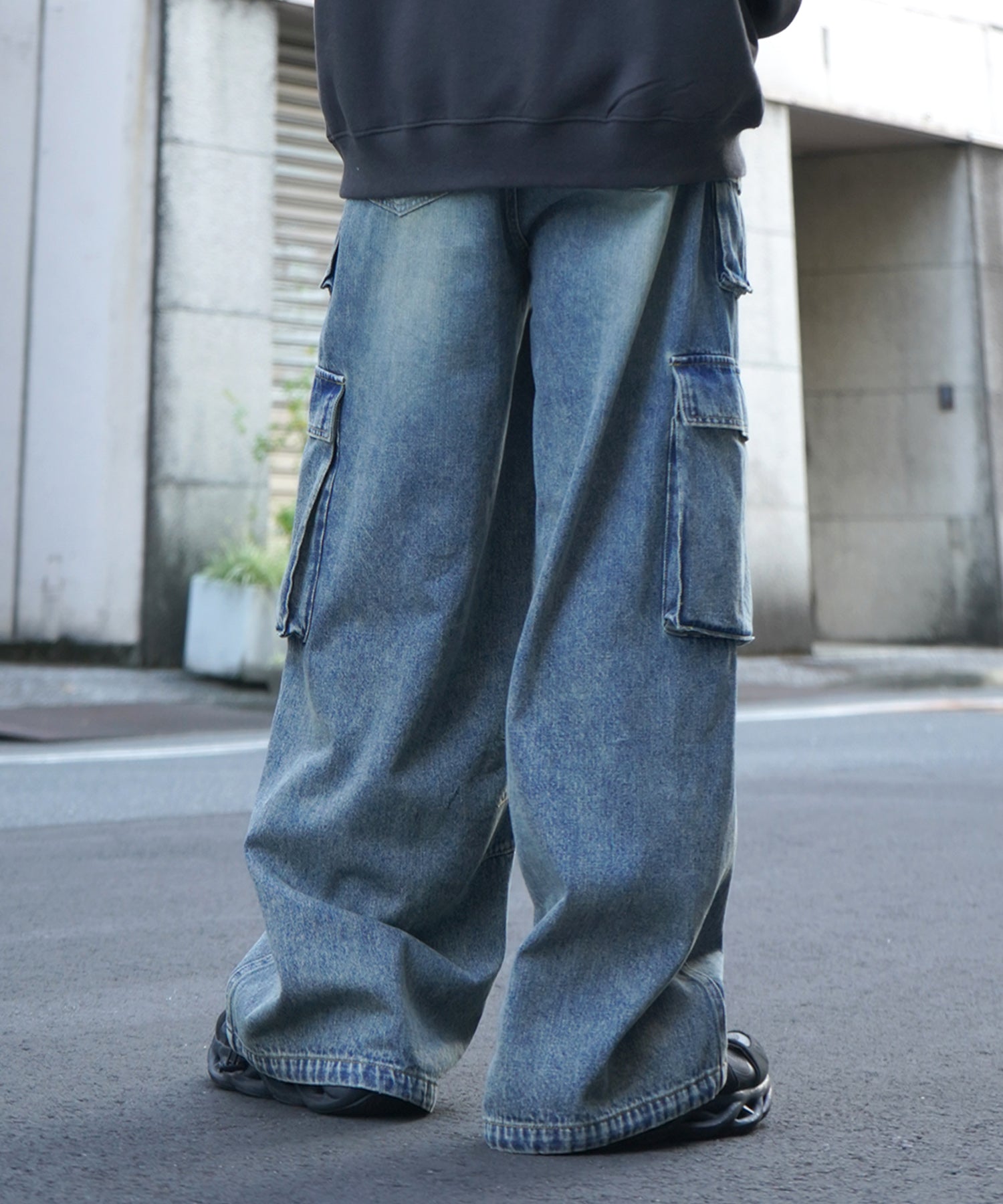 25SS ヴィンテージメイク レトロライク Y2Kグランジ ケミカル加工 マルチポケットデニムカーゴパンツ