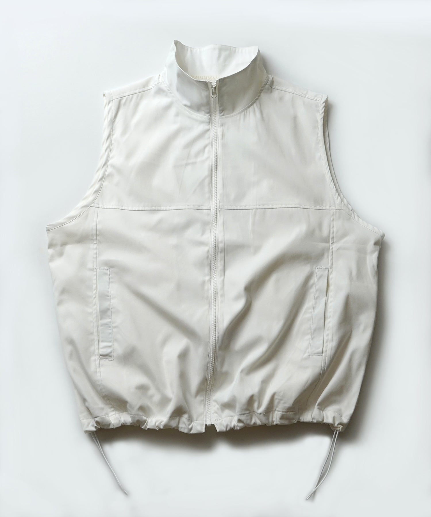 セットアップ対応 スタンドネック 裾ひもドロスト フルジップナイロンテックベスト