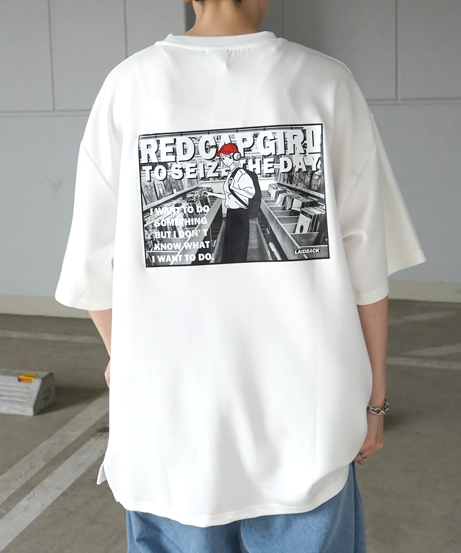 【RED CAP GIRL】バック転写 ワンポイント刺繍 ドレープとろみ ポンチ ビッグシルエットプリントTシャツ 25SS