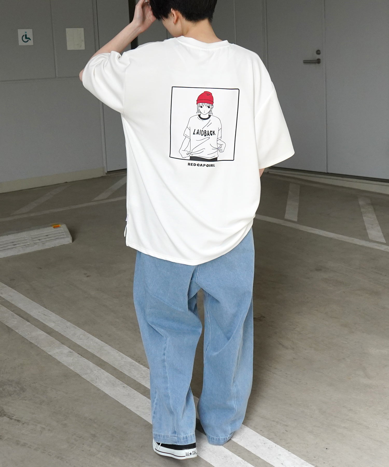 【RED CAP GIRL】 バックイラスト ワンポイント刺繍 ドレープとろみ ポンチ ビッグシルエットプリントTシャツ 25SS