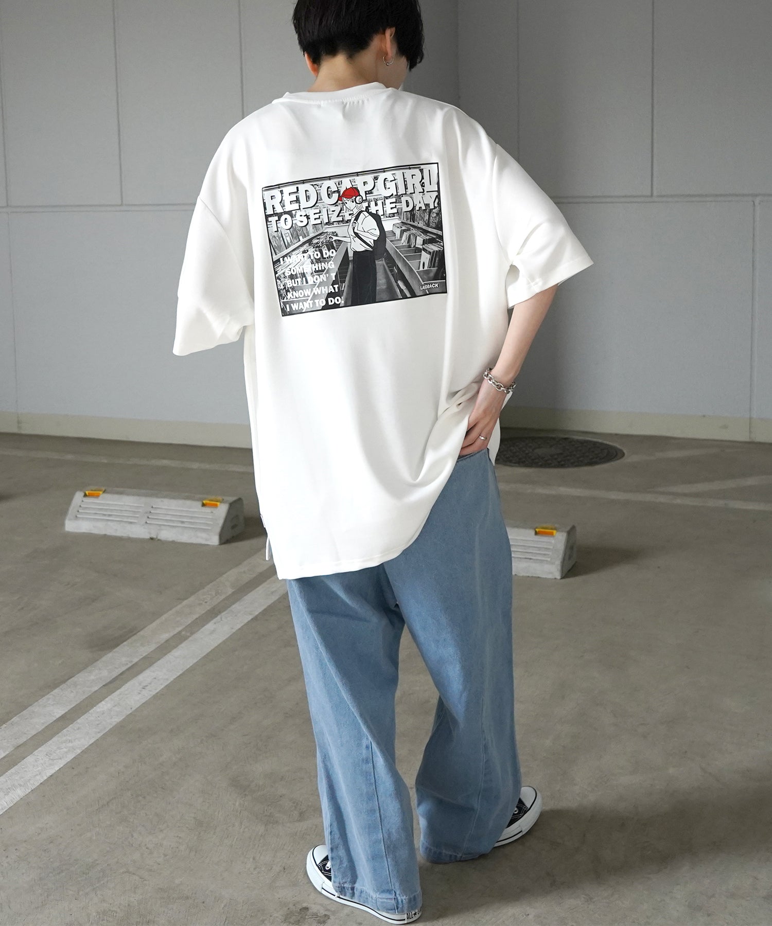 【RED CAP GIRL】バック転写 ワンポイント刺繍 ドレープとろみ ポンチ ビッグシルエットプリントTシャツ 25SS