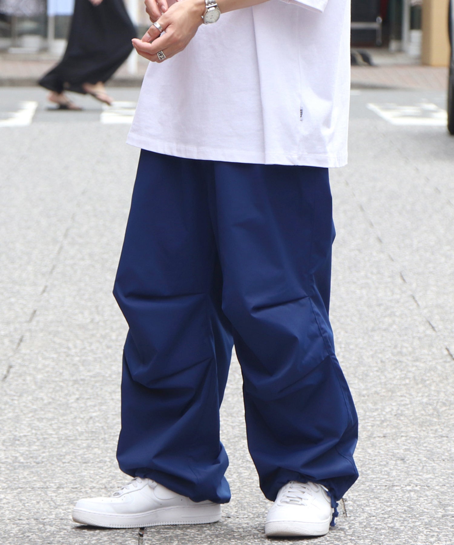 ワイドパラシュートパンツ 裾ドローコード スノーパンツ