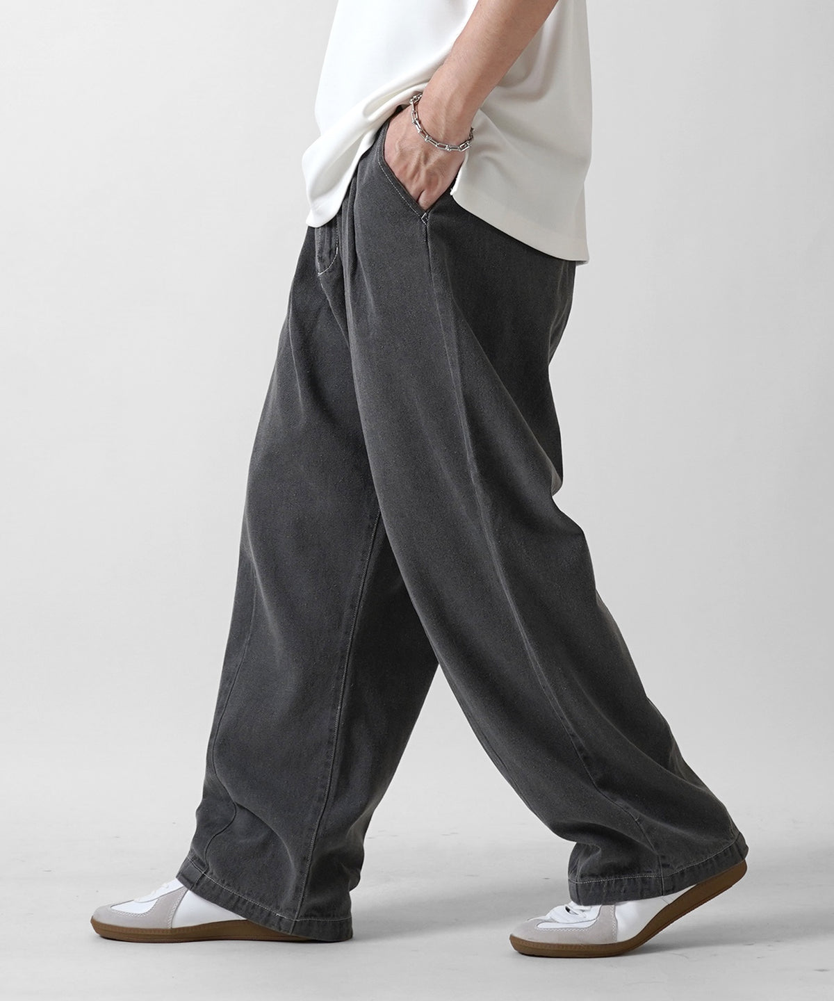 ヴィンテージライク ケミカルウォッシュ テーパード 2タック ルーズデニムワイドパンツ