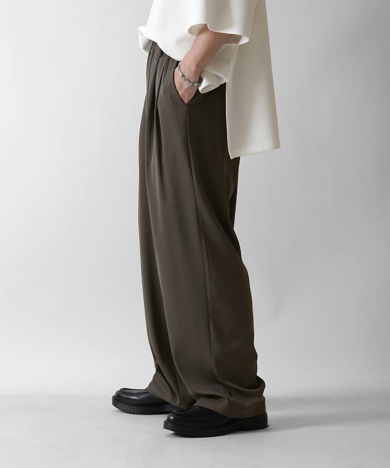 25SS【セットアップ対応】新色追加 ドレープとろみ リラックスイージー ワイドテーパードパンツ