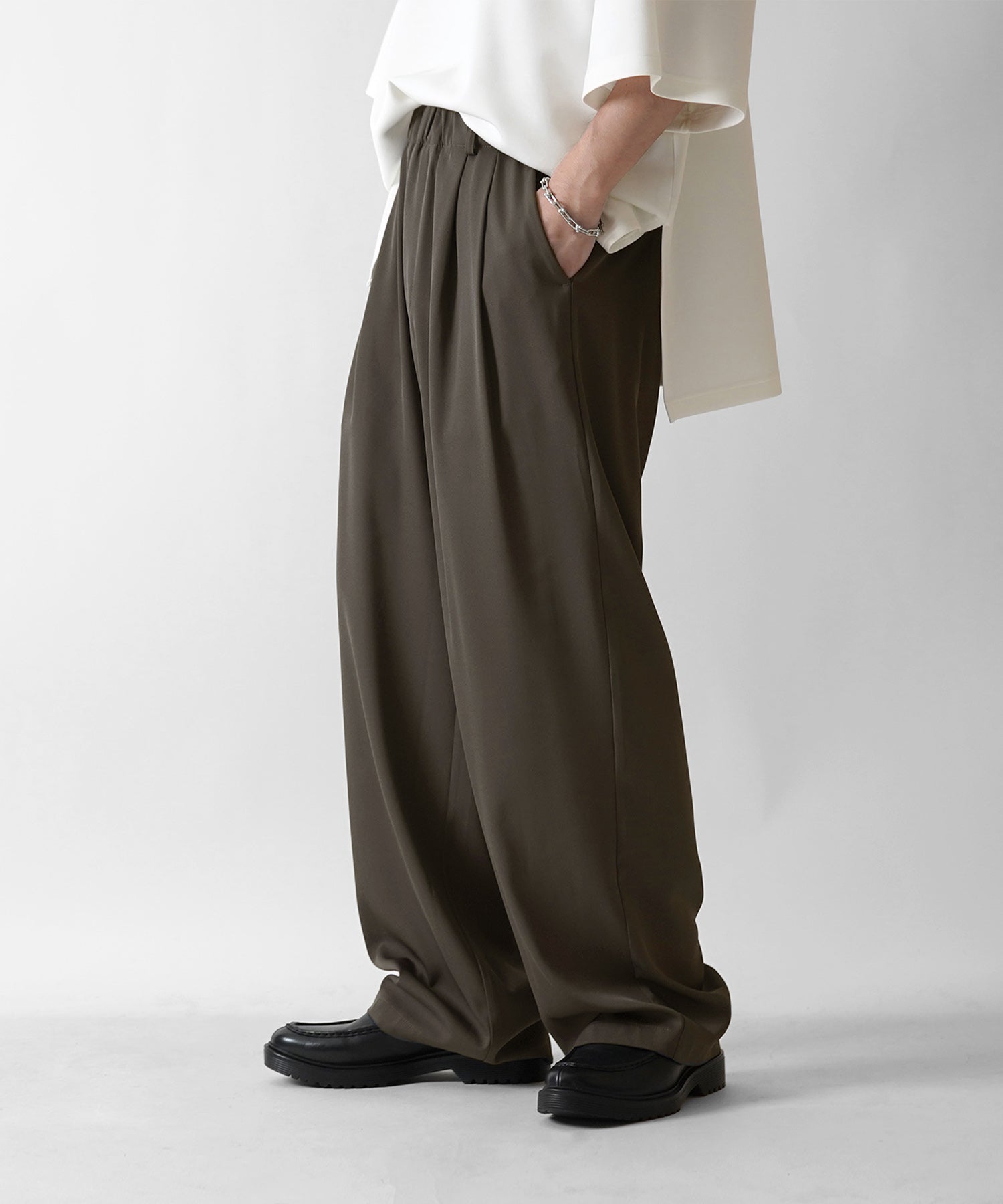 25SS【セットアップ対応】新色追加 ドレープとろみ リラックスイージー ワイドテーパードパンツ
