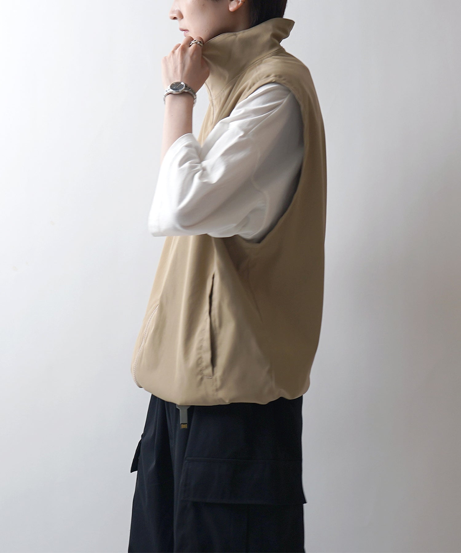 セットアップ対応 スタンドネック 裾ひもドロスト フルジップナイロンテックベスト