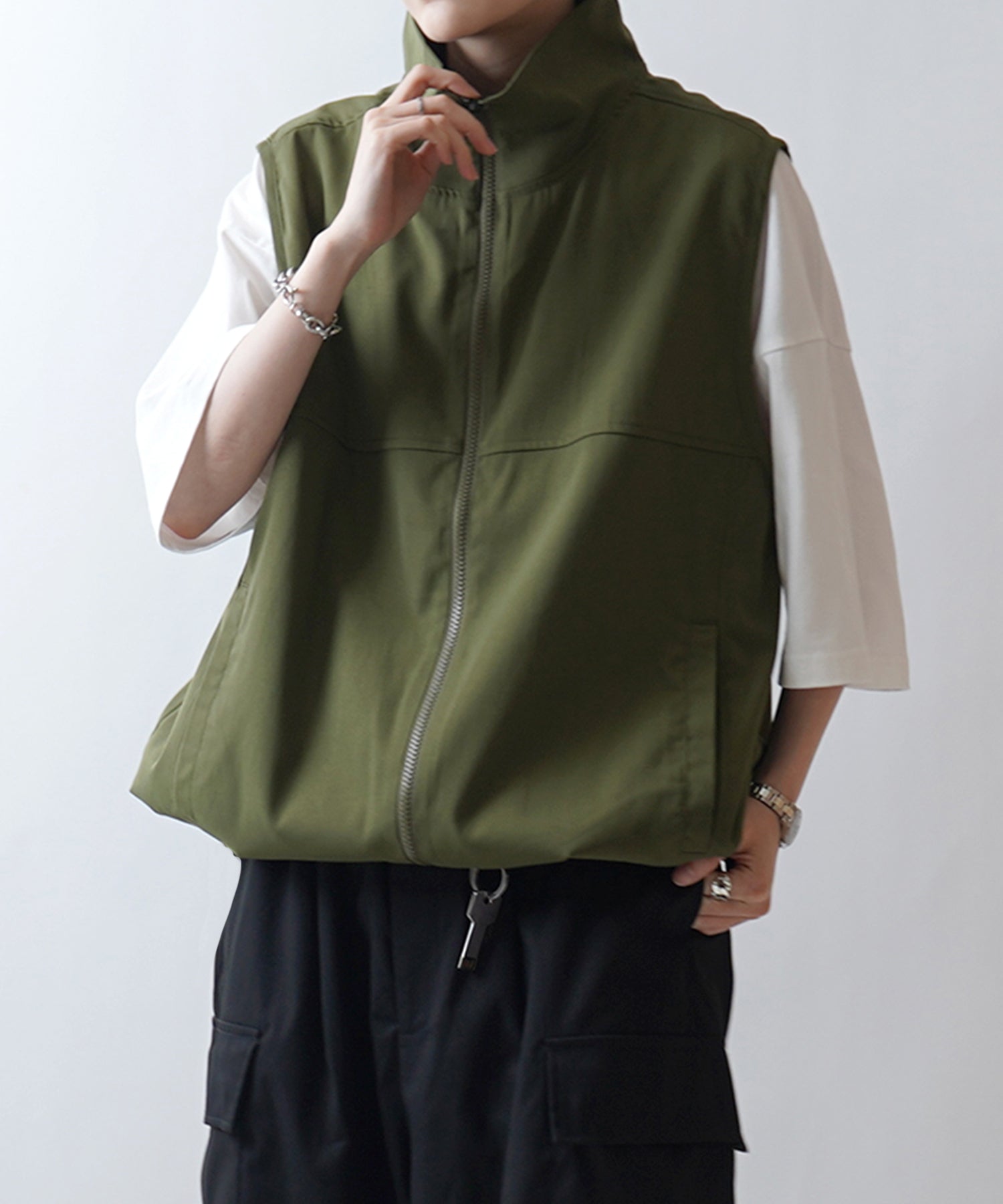 セットアップ対応 スタンドネック 裾ひもドロスト フルジップナイロンテックベスト