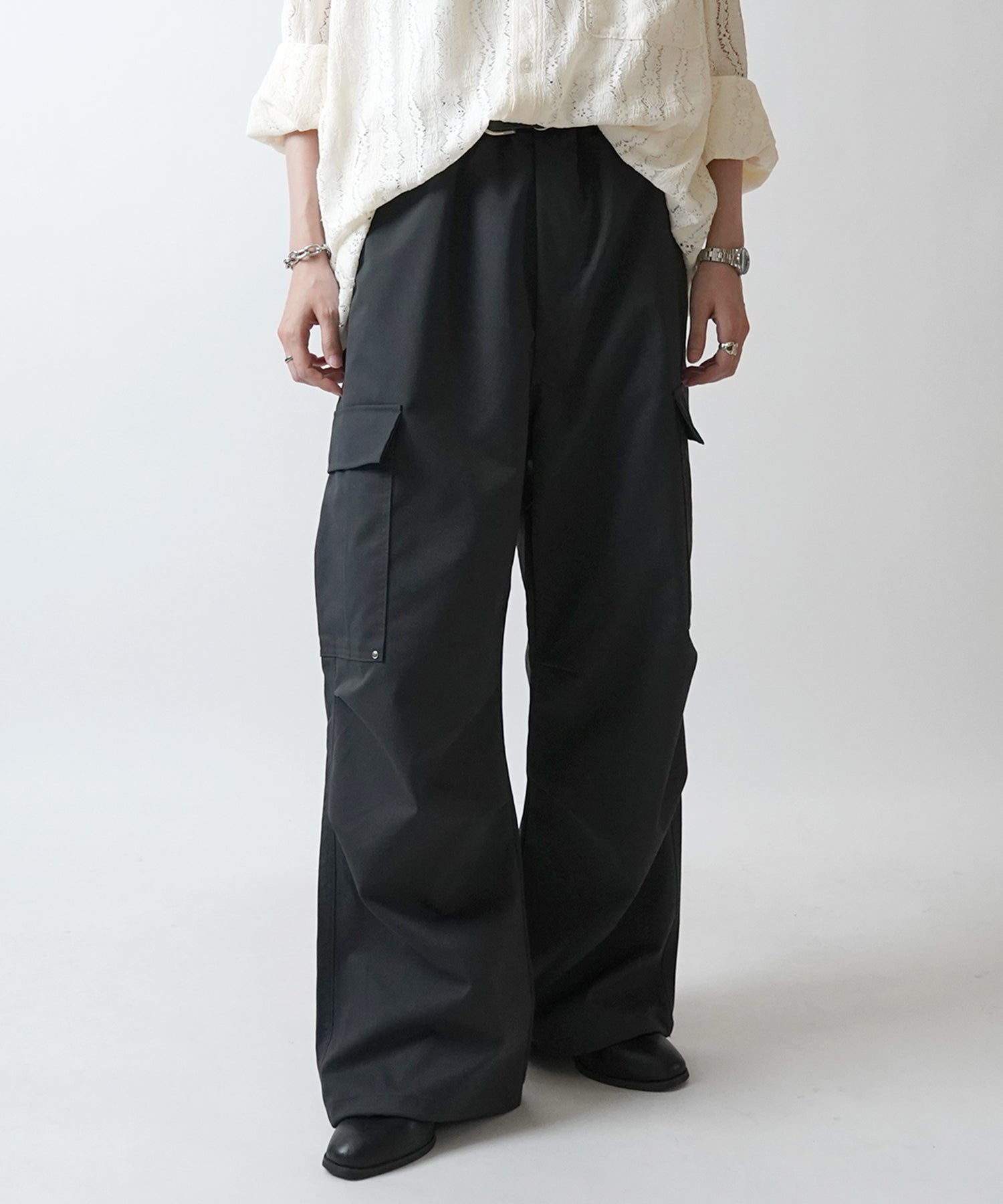 24SS リベット付 デザインカーゴパンツ サイドポケット 裾ドローコード ワイドストレート パラシュートパンツ