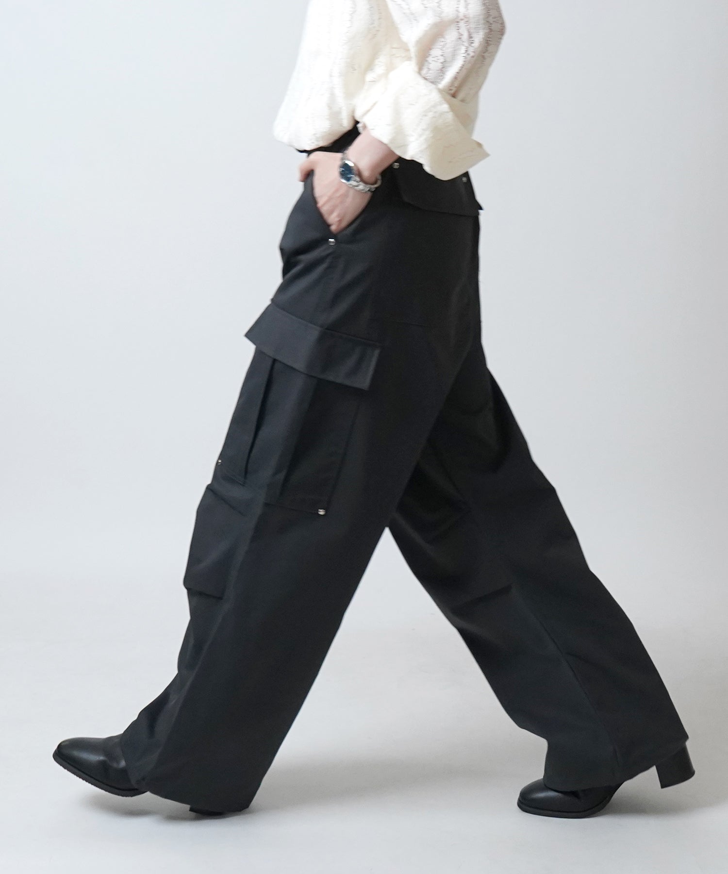 24SS リベット付 デザインカーゴパンツ サイドポケット 裾ドローコード ワイドストレート パラシュートパンツ