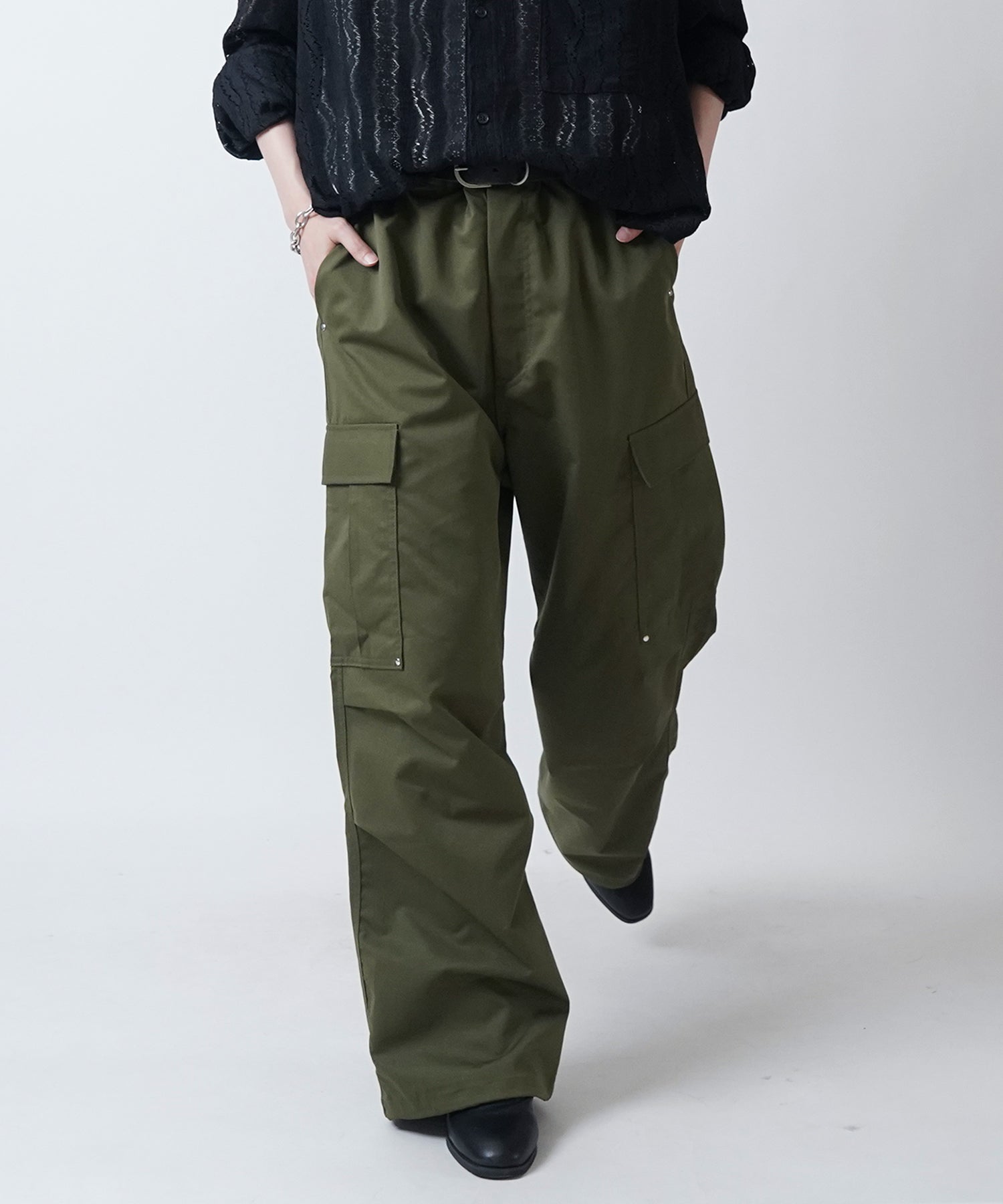 24SS リベット付 デザインカーゴパンツ サイドポケット 裾ドローコード ワイドストレート パラシュートパンツ