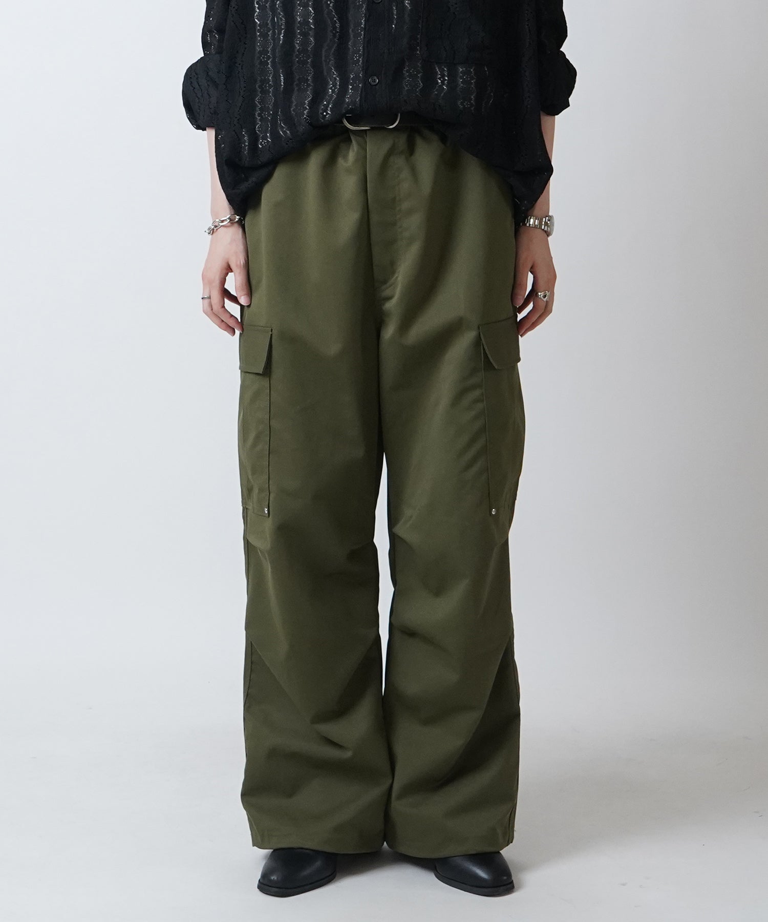 24SS リベット付 デザインカーゴパンツ サイドポケット 裾ドローコード ワイドストレート パラシュートパンツ