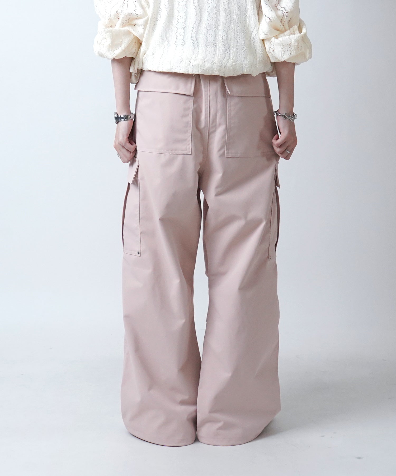 24SS リベット付 デザインカーゴパンツ サイドポケット 裾ドローコード ワイドストレート パラシュートパンツ