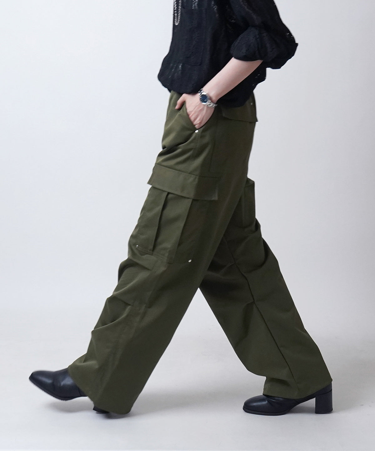 24SS リベット付 デザインカーゴパンツ サイドポケット 裾ドローコード ワイドストレート パラシュートパンツ