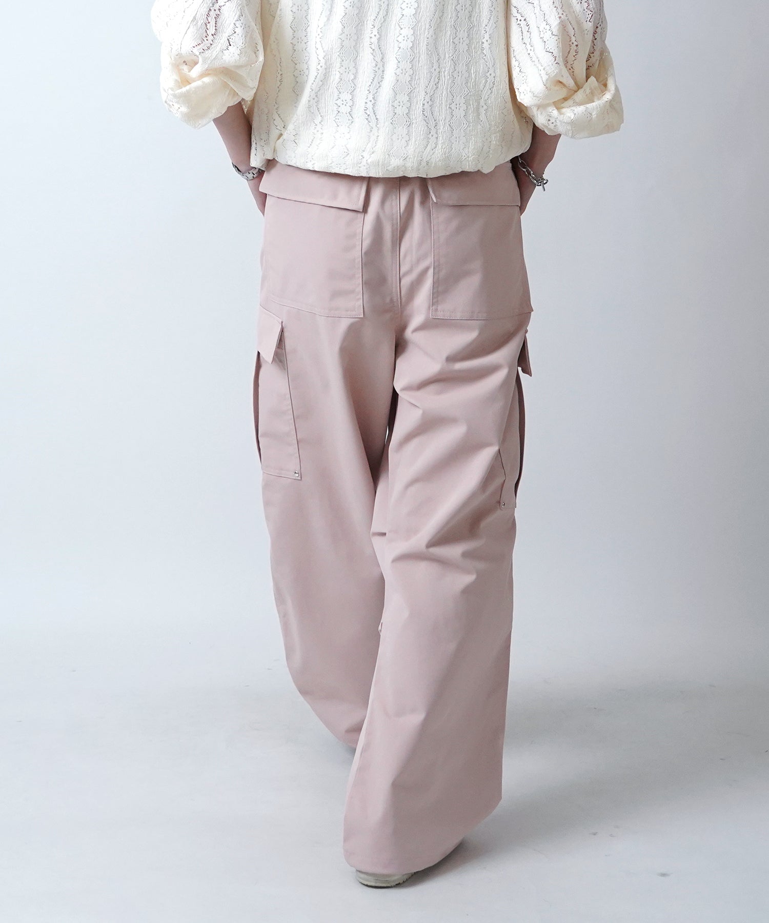 24SS リベット付 デザインカーゴパンツ サイドポケット 裾ドローコード ワイドストレート パラシュートパンツ