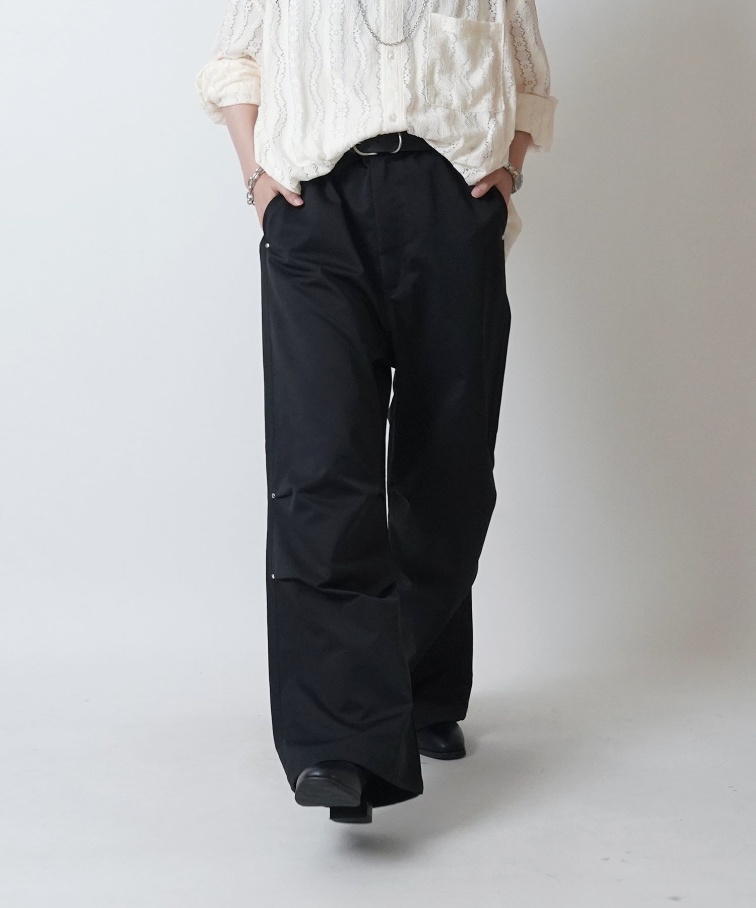 24SS リベット付 デザインパラシュートパンツ 裾ドローコード ワイドストレートスノーパンツ