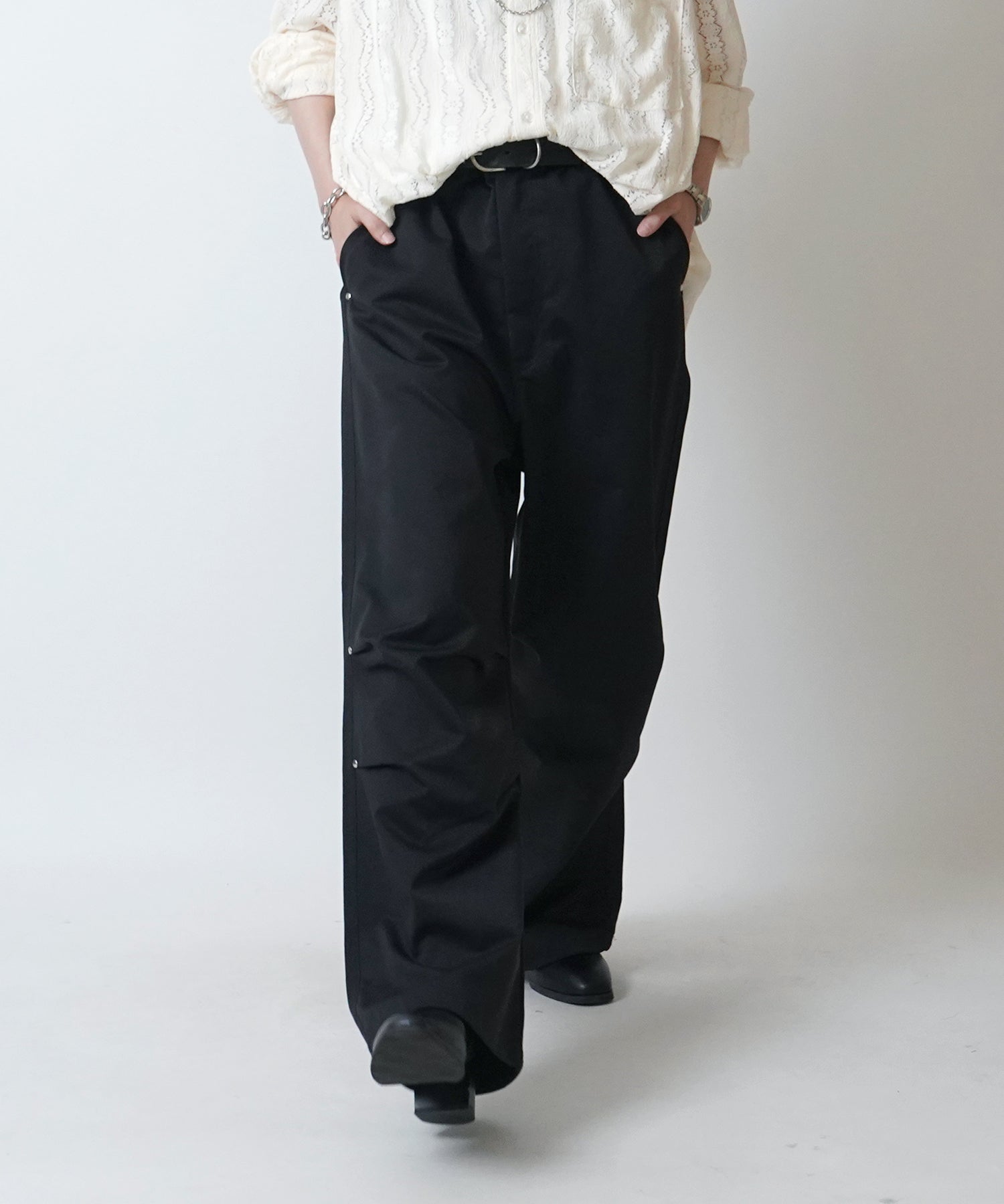 24SS リベット付 デザインパラシュートパンツ 裾ドローコード ワイドストレートスノーパンツ