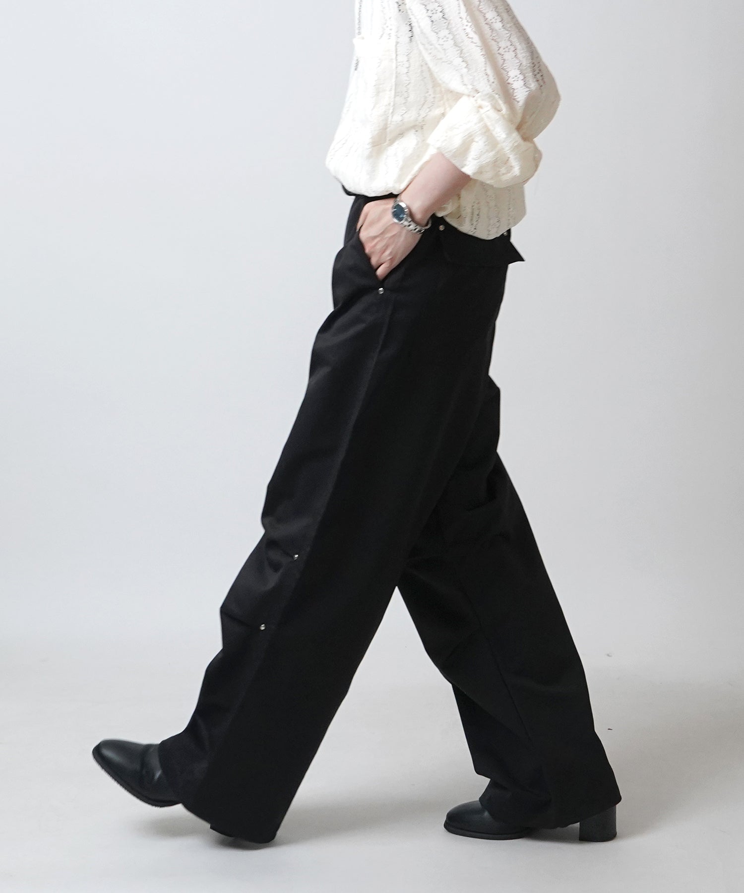 24SS リベット付 デザインパラシュートパンツ 裾ドローコード ワイドストレートスノーパンツ