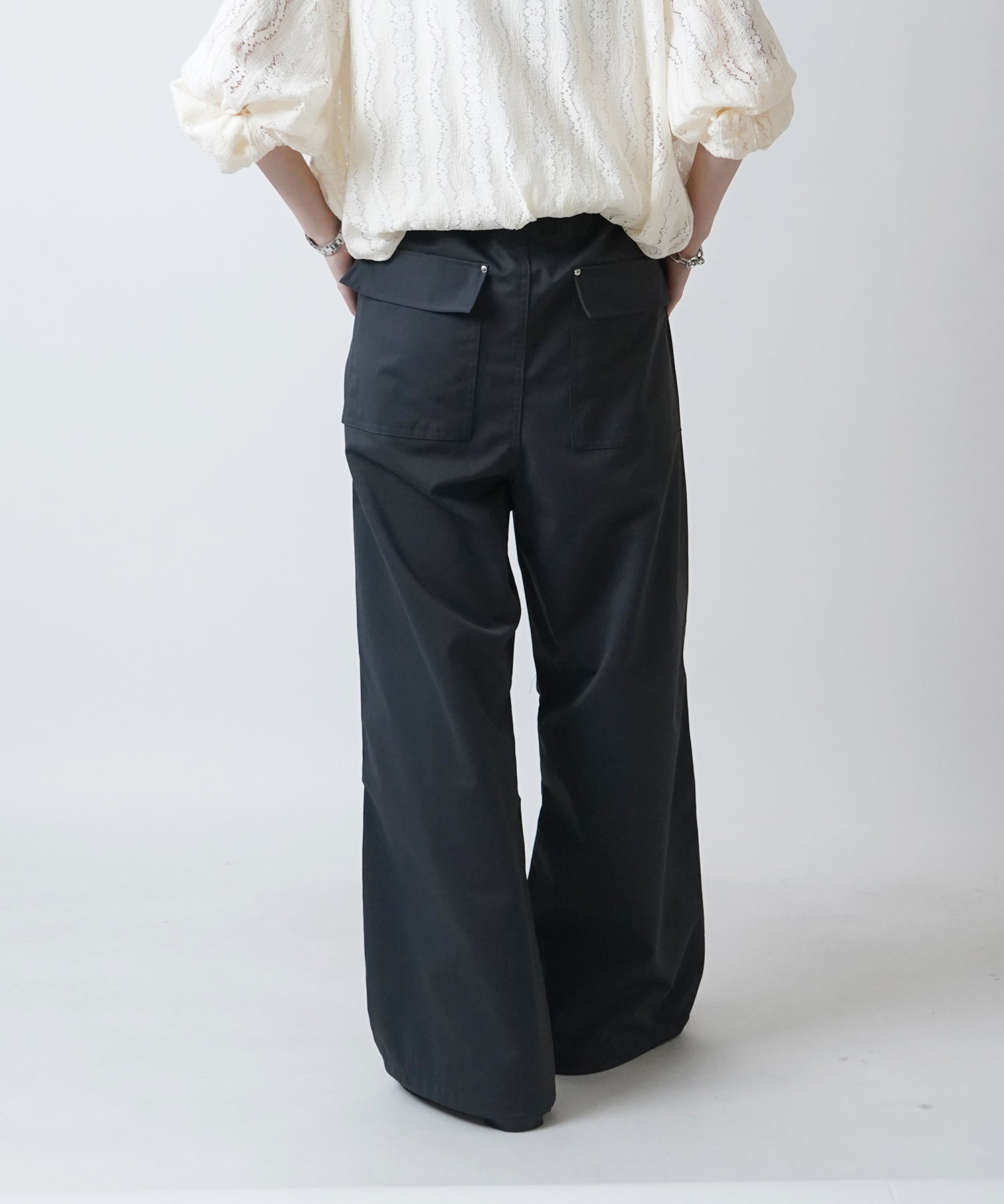 24SS リベット付 デザインパラシュートパンツ 裾ドローコード ワイドストレートスノーパンツ