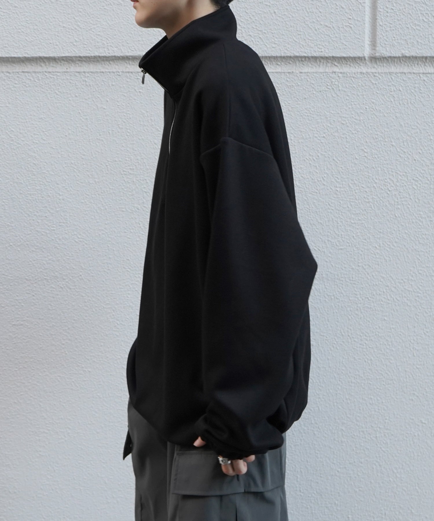 ドレープとろみ ボリュームシルエット 裾ひも ドロスト ダンボールニット ハーフジッププルオーバースウェット