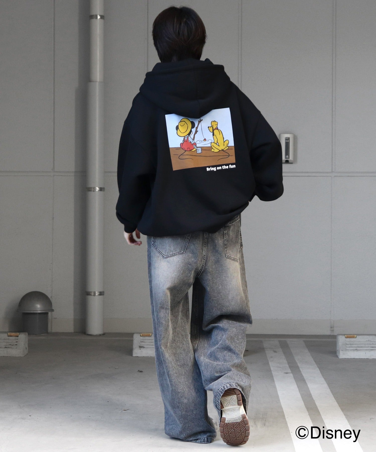 【Disney / ディズニー】ミッキー&プルート ワンポイント刺繍 / バックプリント ビッグシルエットプルオーバーフーディー パーカー