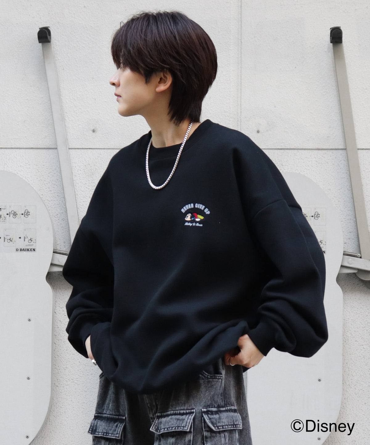 【Disney / ディズニー】ミッキー ワンポイント刺繍 ビッグシルエットプルオーバー クルースウェット