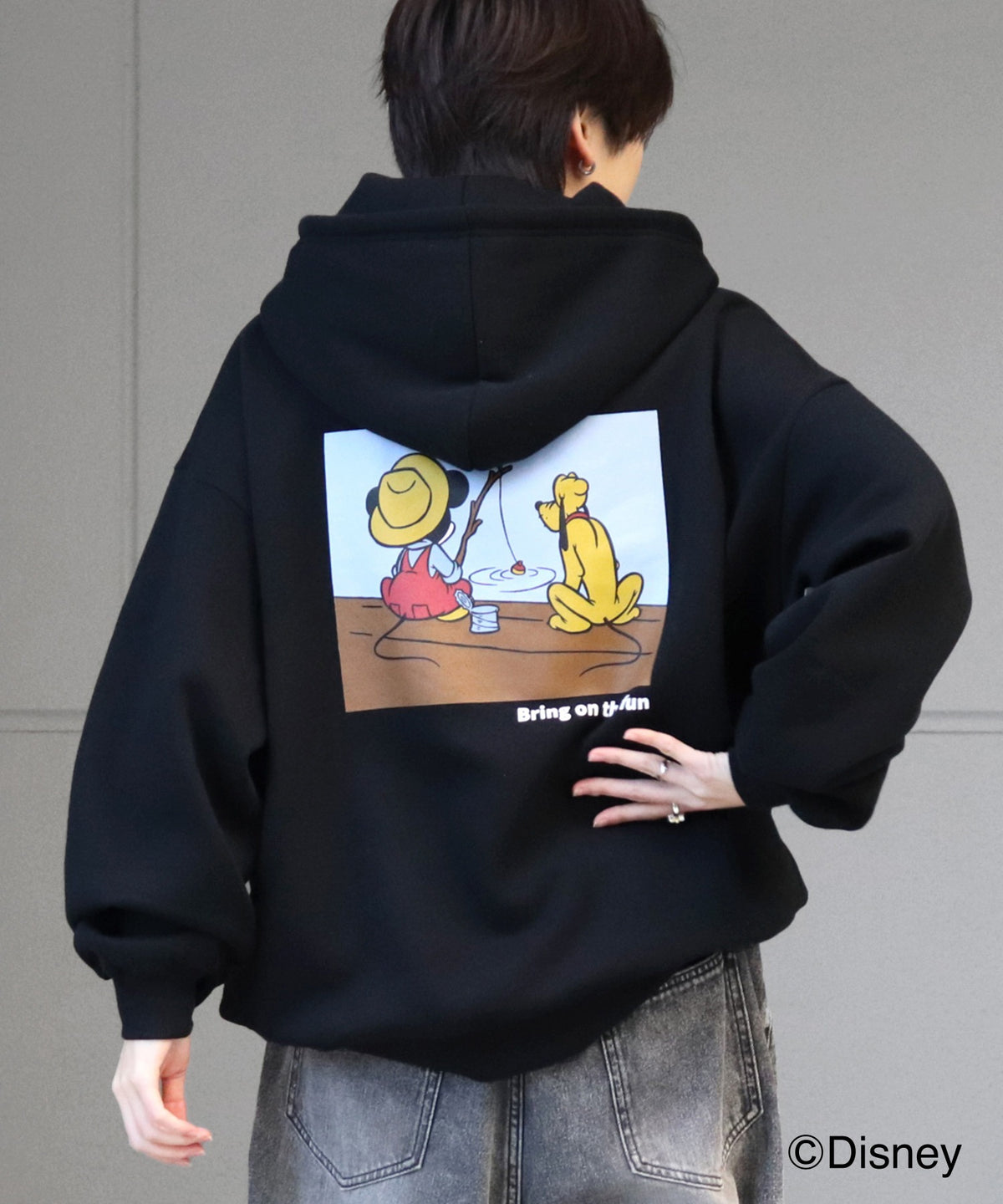 【Disney / ディズニー】ミッキー&プルート ワンポイント刺繍 / バックプリント ビッグシルエットプルオーバーフーディー パーカー