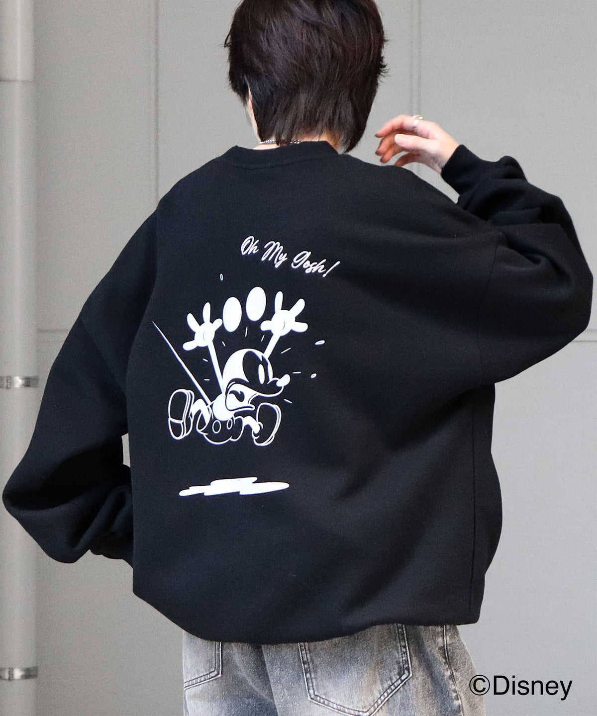 【Disney / ディズニー】 ミッキー バックプリント ビッグシルエットプルオーバー クルースウェット