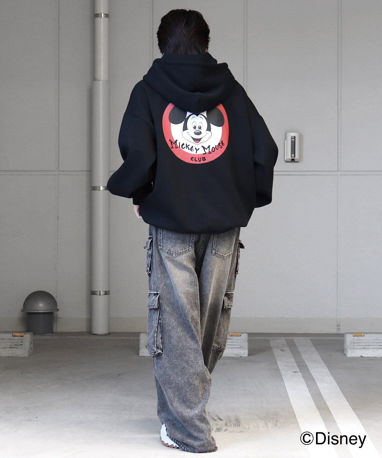 【Disney / ディズニー】ミッキー ワンポイント刺繍 / バックプリント ビッグシルエットプルオーバーフーディー パーカー