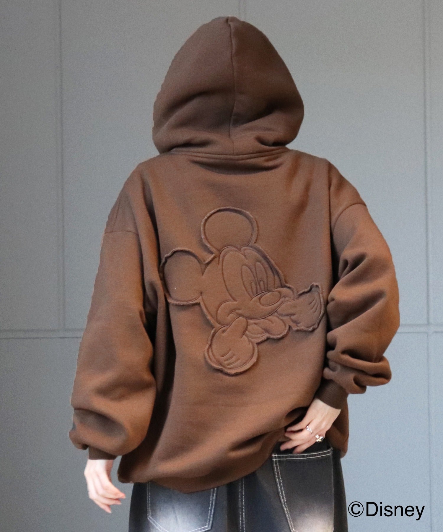 【Disney / ディズニー】ミッキー ワンポイント刺繍 / バック貼り付け ビッグシルエットプルオーバーフーディー パーカー