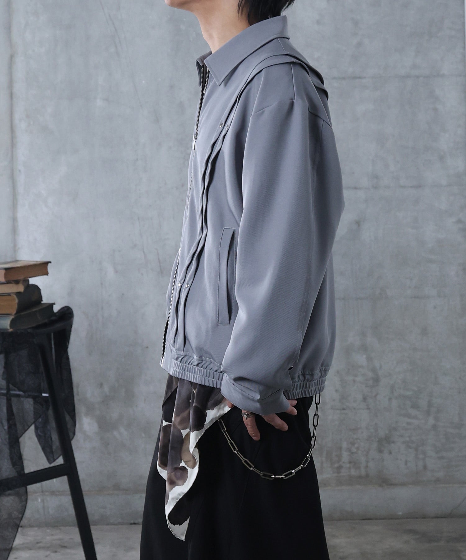 プリーツ リベット ショート ZIPブルゾン