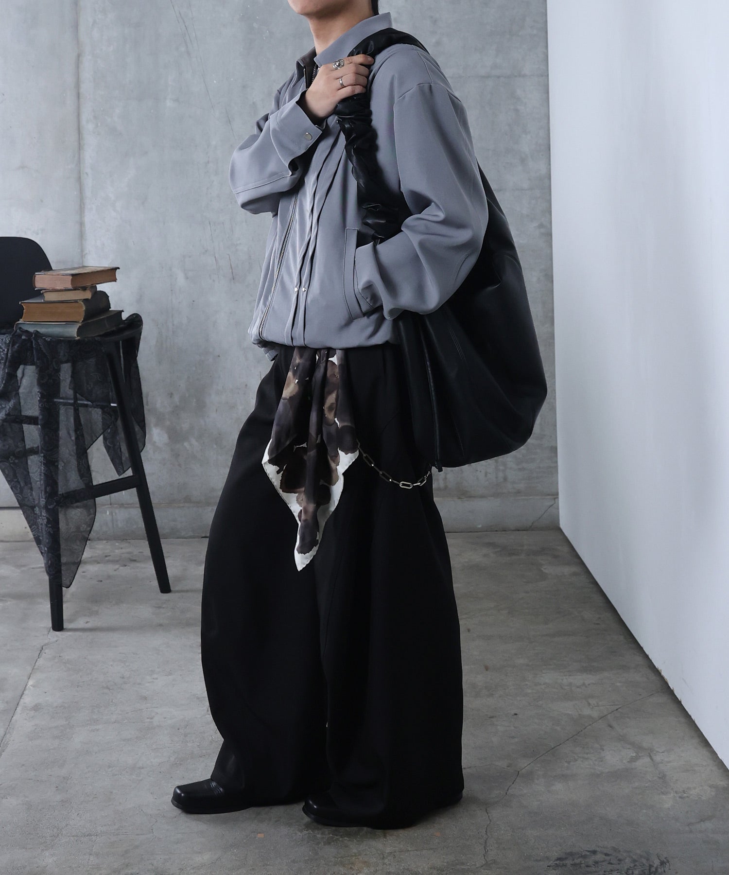 プリーツ リベット ショート ZIPブルゾン