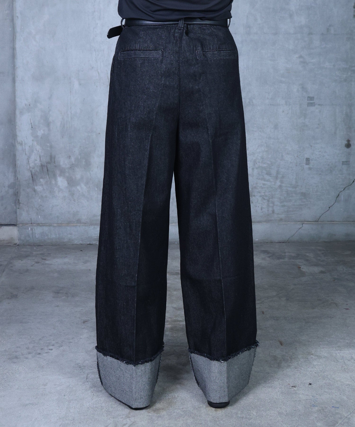 ロールアップ デニムスラックス