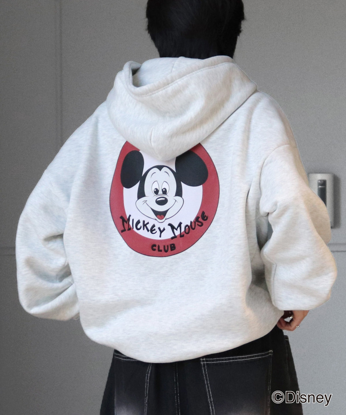 【Disney / ディズニー】ミッキー ワンポイント刺繍 / バックプリント ビッグシルエットプルオーバーフーディー パーカー