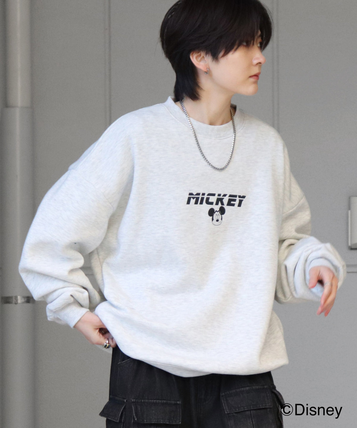 【Disney / ディズニー】 ミッキー フロントプリント ビッグシルエットプルオーバー クルースウェット