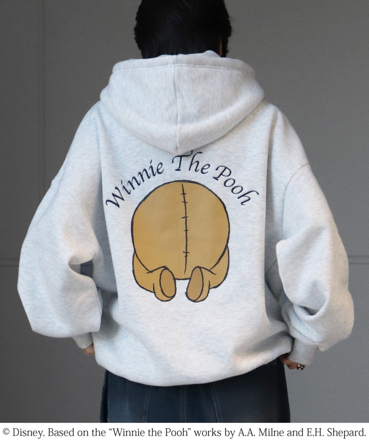 【Disney / ディズニー】プーさん ワンポイント刺繍 / バックプリント ビッグシルエットプルオーバーフーディー パーカー