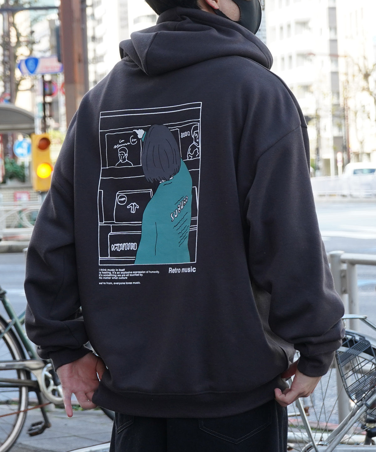 レコードガール イラストバックプリント / ワンポイント刺繍 ビッグシルエット プルオーバーパーカー