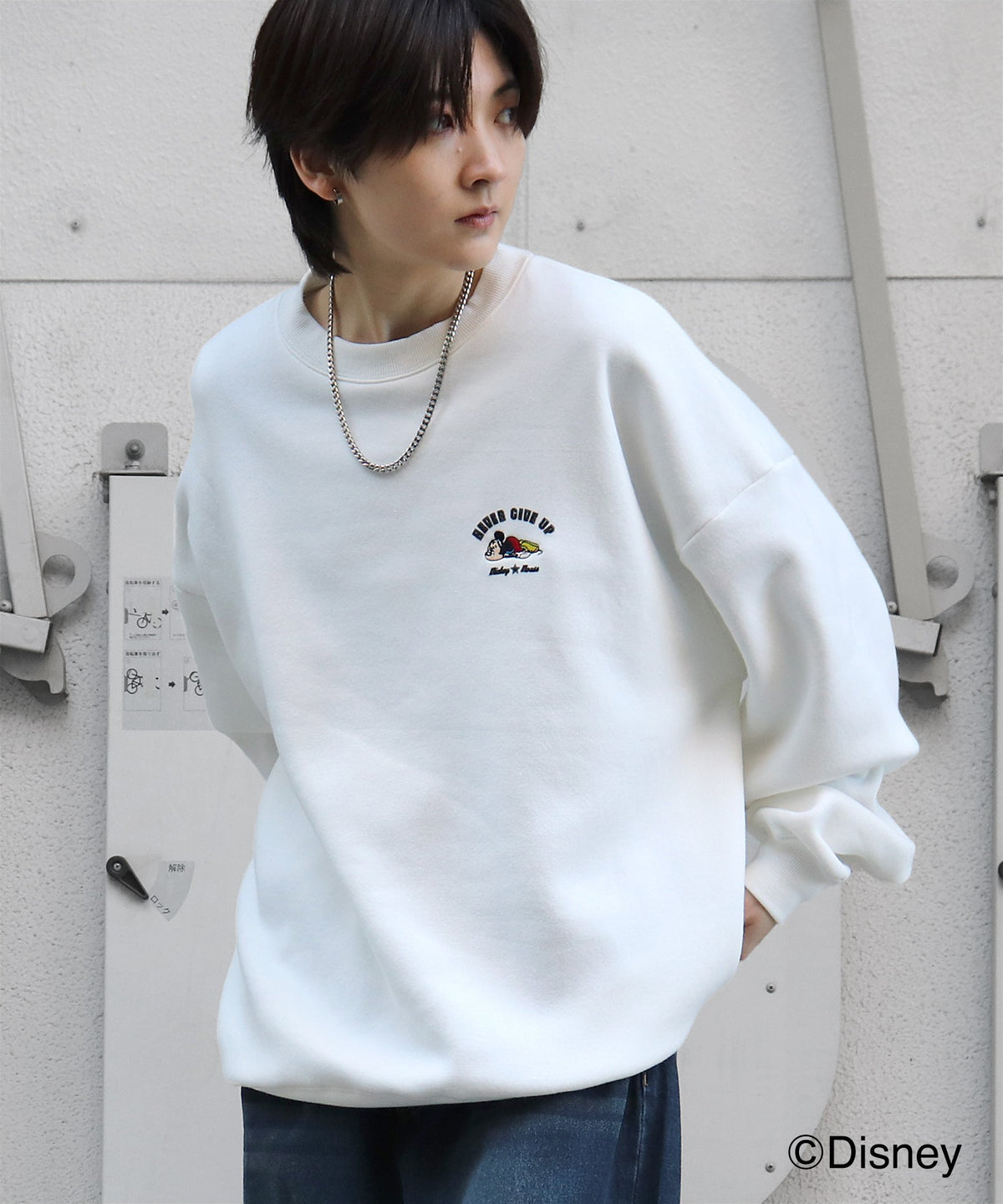 【Disney / ディズニー】ミッキー ワンポイント刺繍 ビッグシルエットプルオーバー クルースウェット