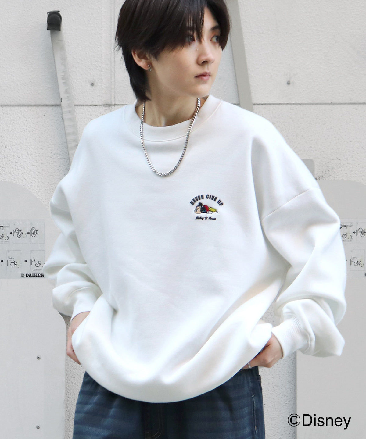 【Disney / ディズニー】ミッキー ワンポイント刺繍 ビッグシルエットプルオーバー クルースウェット