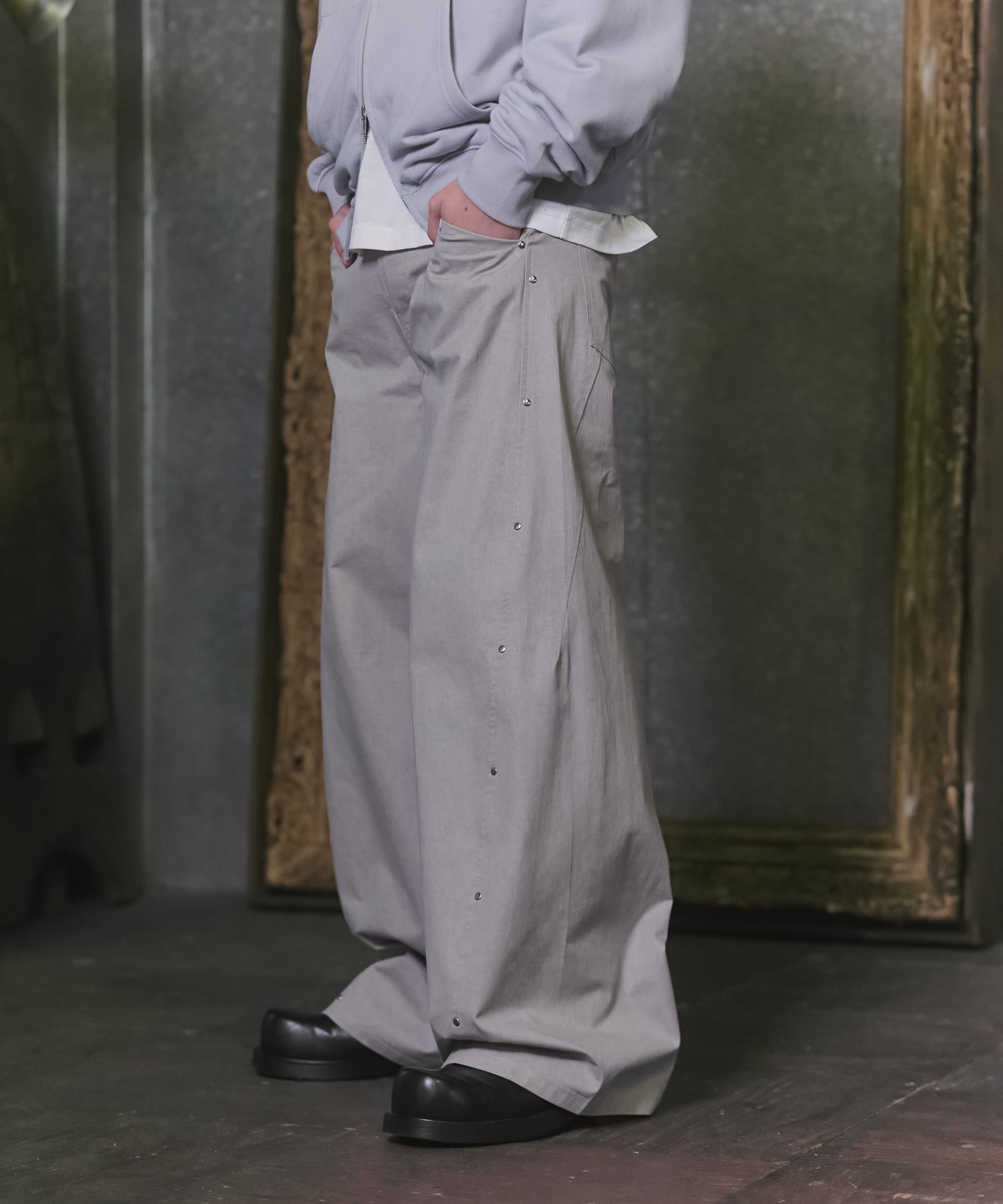 Peach Brushed Studded Pants / ピーチ起毛スタッズパンツ