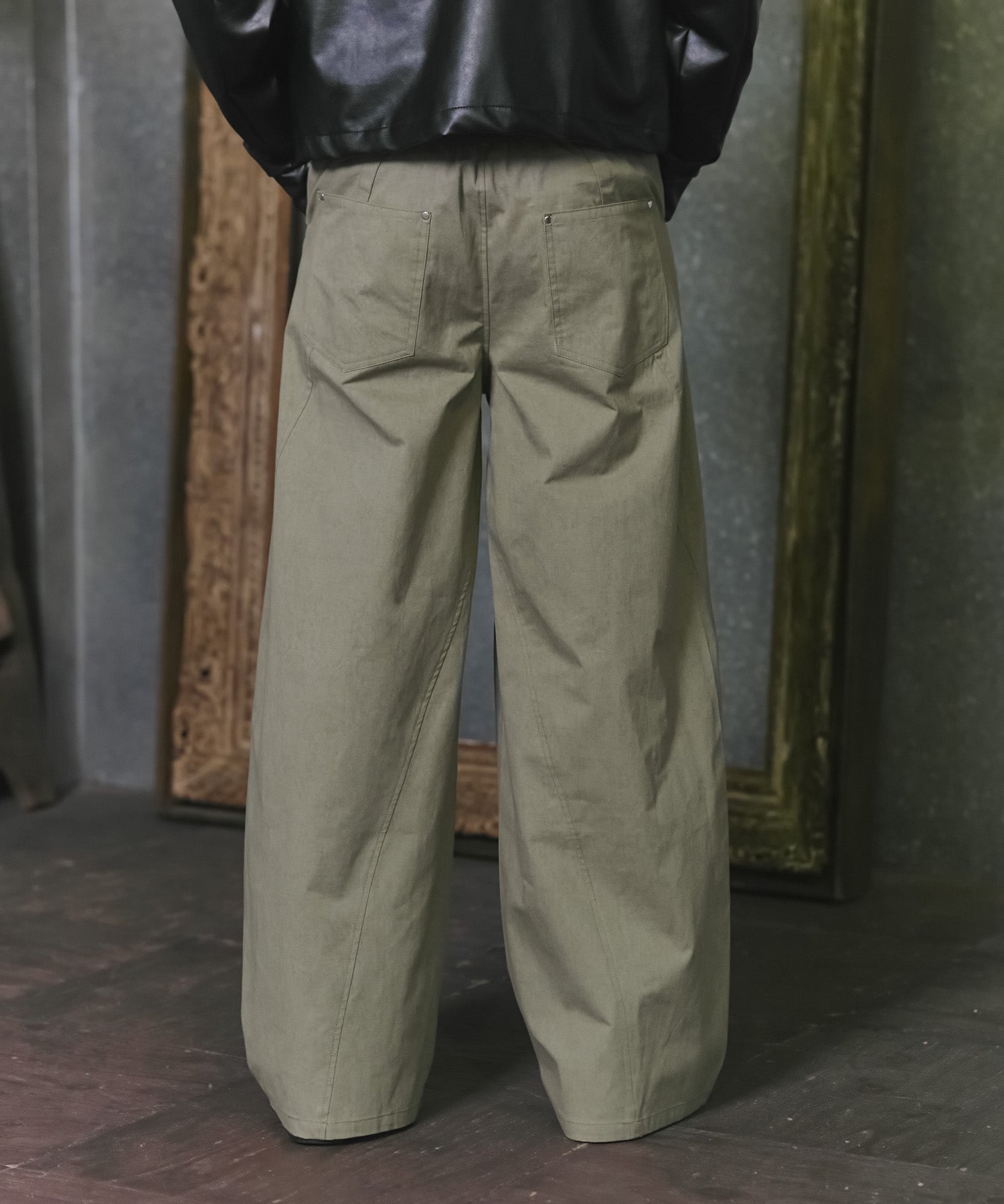 Peach Brushed Studded Pants / ピーチ起毛スタッズパンツ