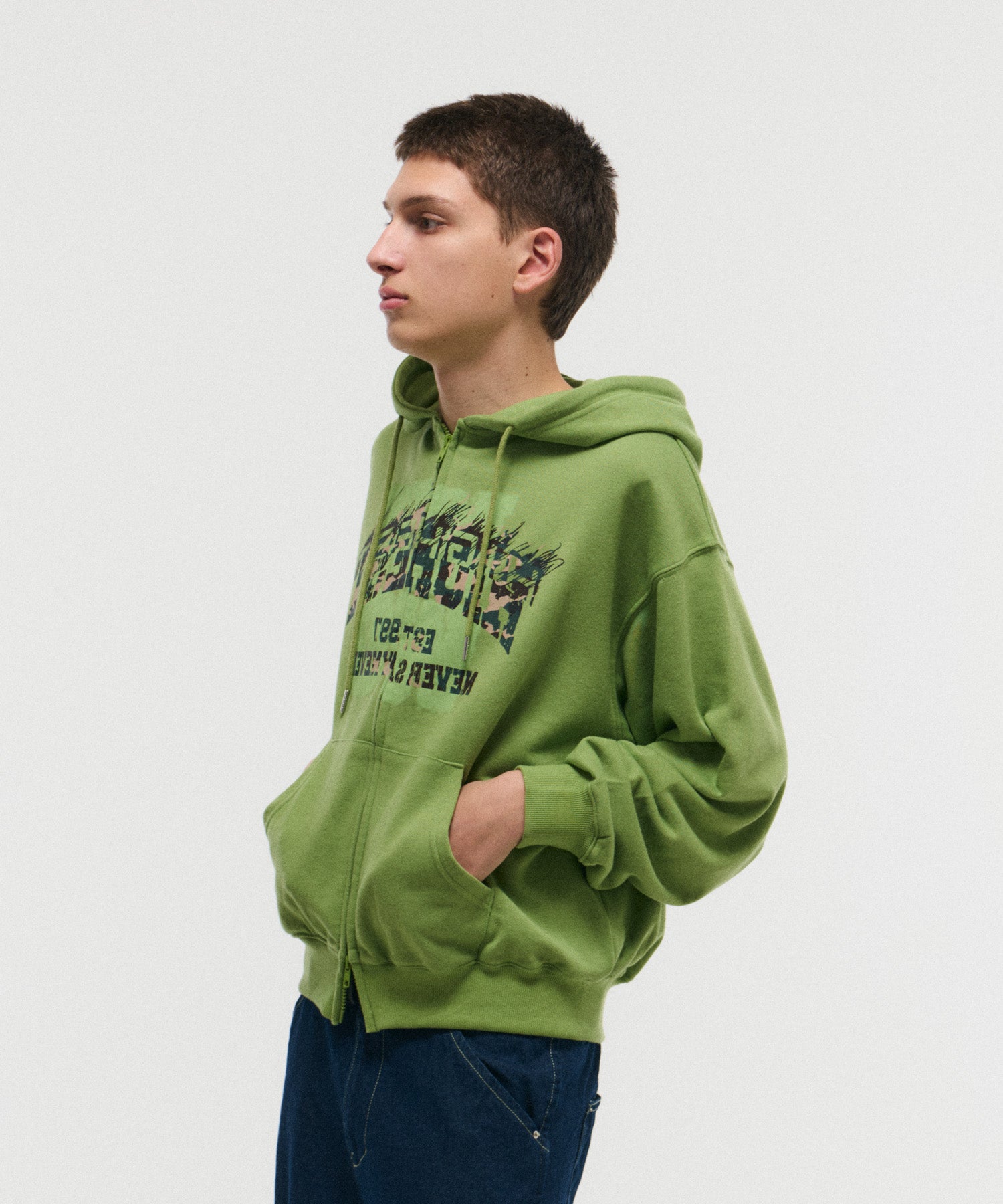 CRASH LOGO GRAPHIC PULLOVER SWEATSHIRT / クラッシュロゴグラフィックプルオーバースウェットシャツ