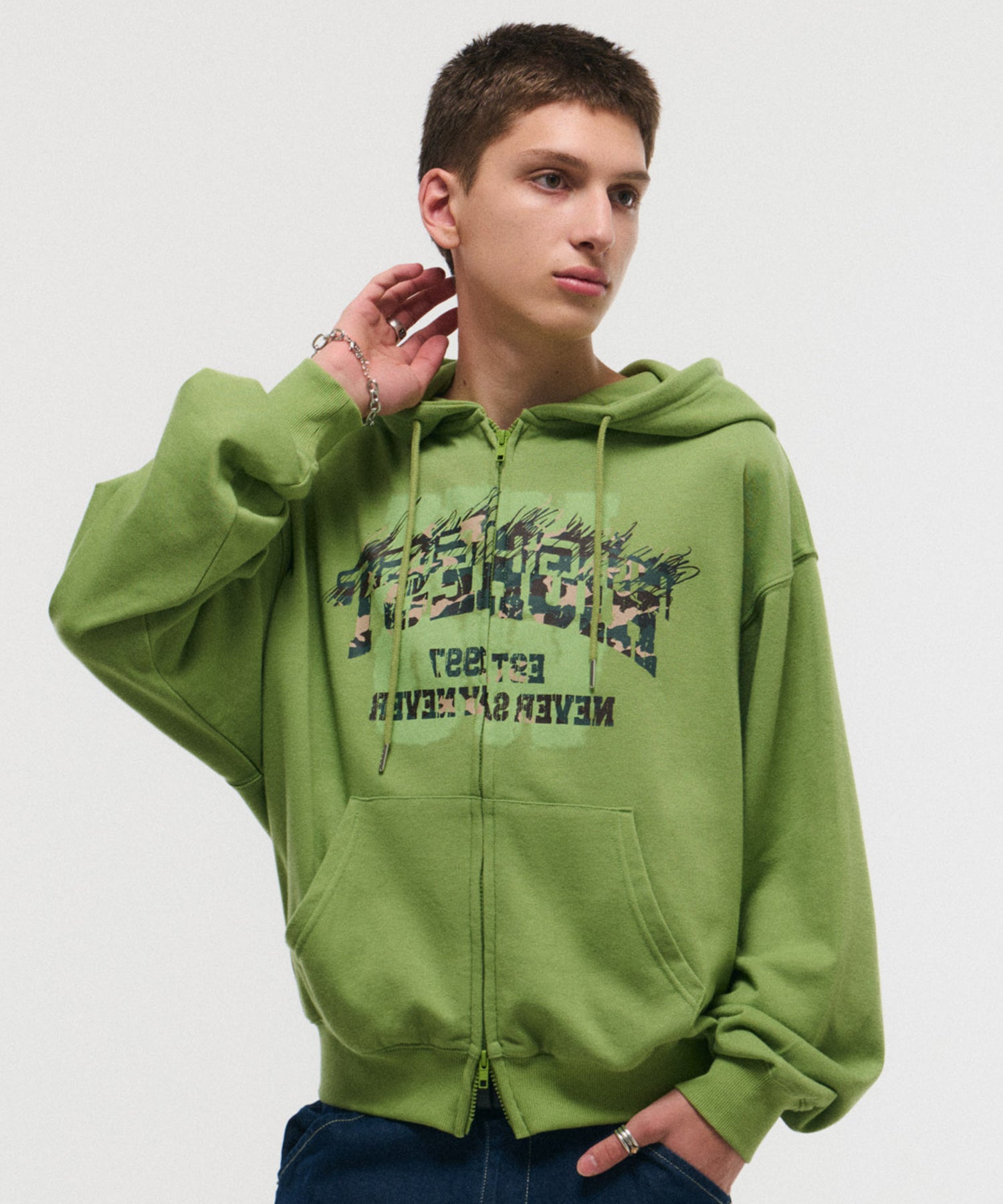 CRASH LOGO GRAPHIC PULLOVER SWEATSHIRT / クラッシュロゴグラフィックプルオーバースウェットシャツ