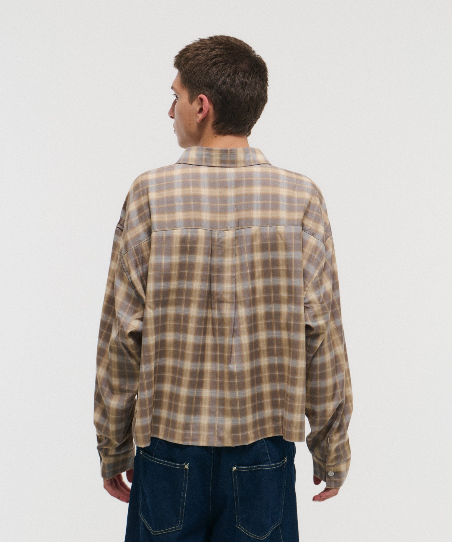 SHORT-BODY LONG-SLEEVED CHECKED SHIRT / ショート丈長袖チェックシャツ