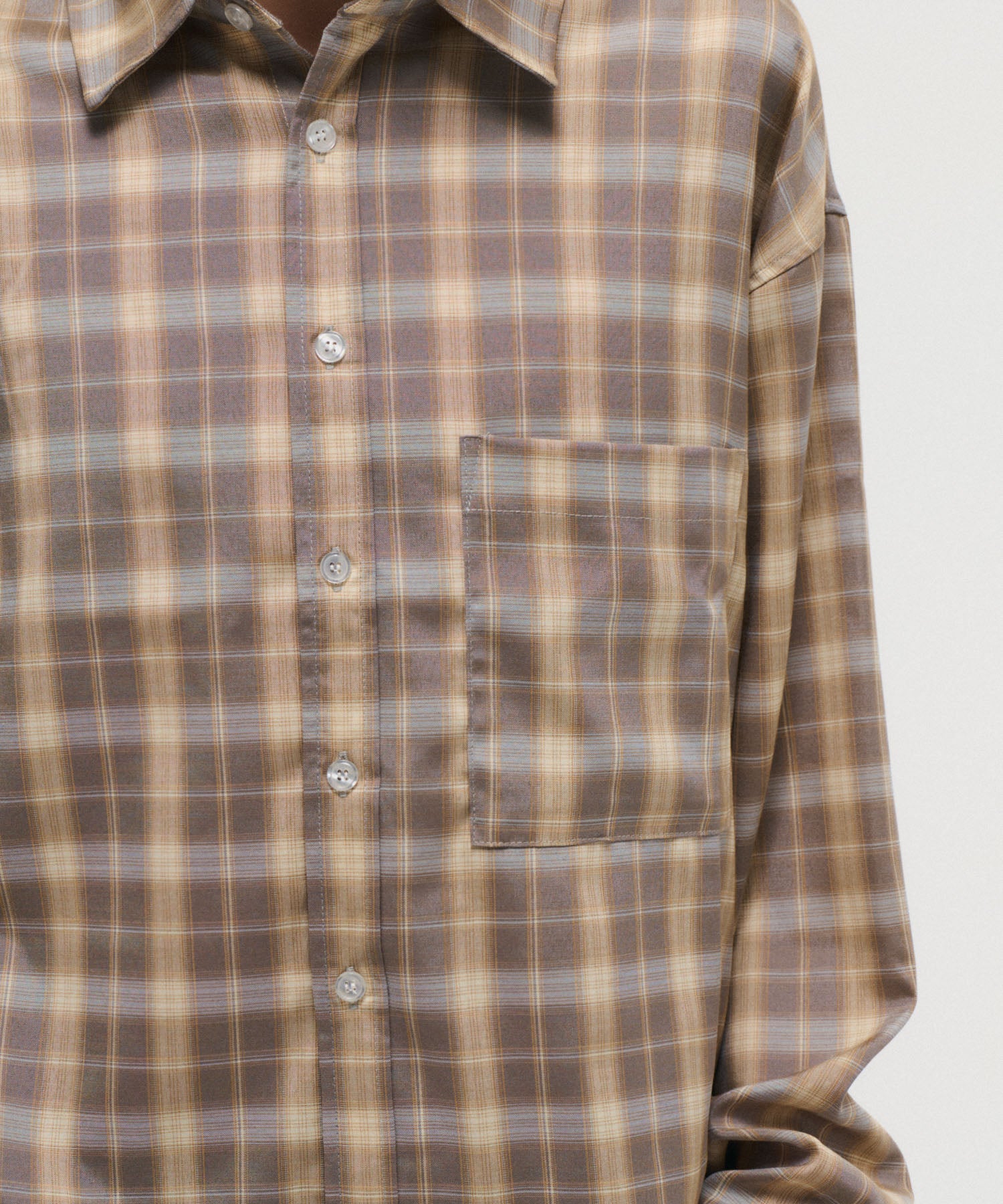 SHORT-BODY LONG-SLEEVED CHECKED SHIRT / ショート丈長袖チェックシャツ