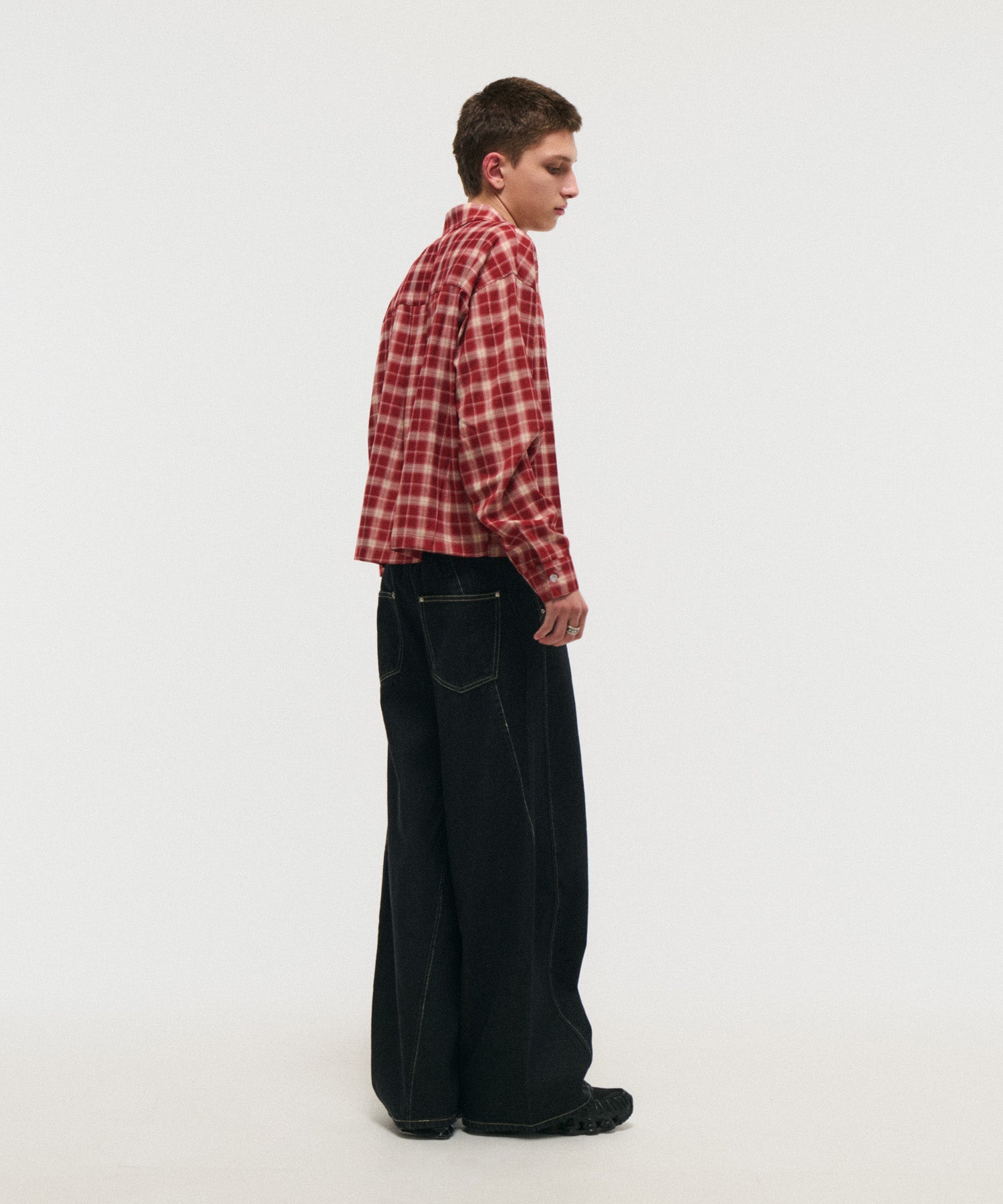 SHORT-BODY LONG-SLEEVED CHECKED SHIRT / ショート丈長袖チェックシャツ