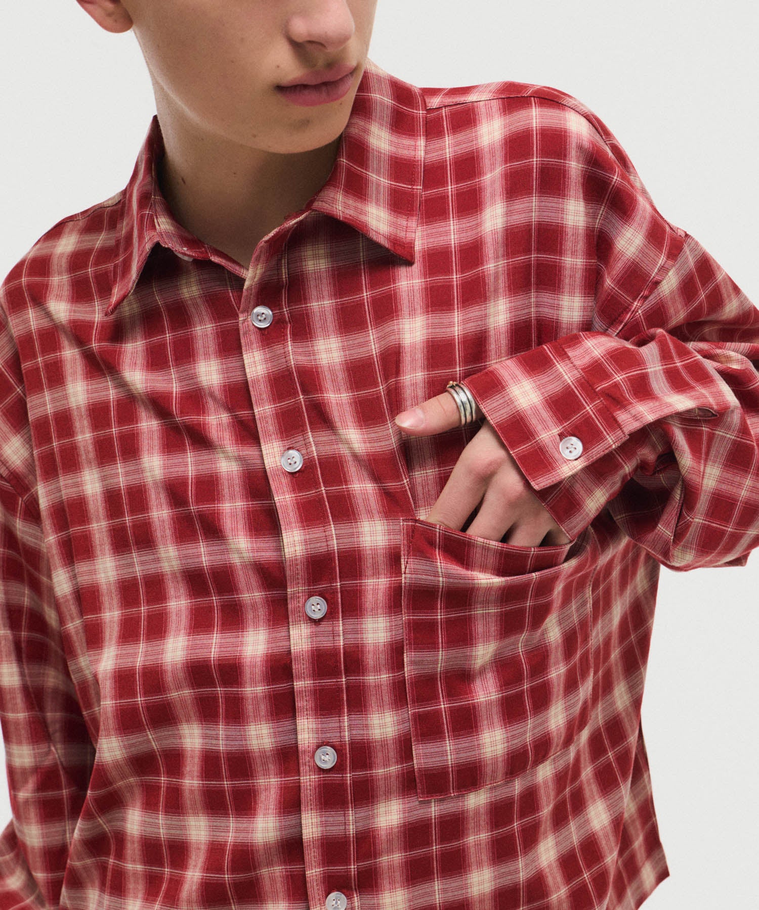 SHORT-BODY LONG-SLEEVED CHECKED SHIRT / ショート丈長袖チェックシャツ